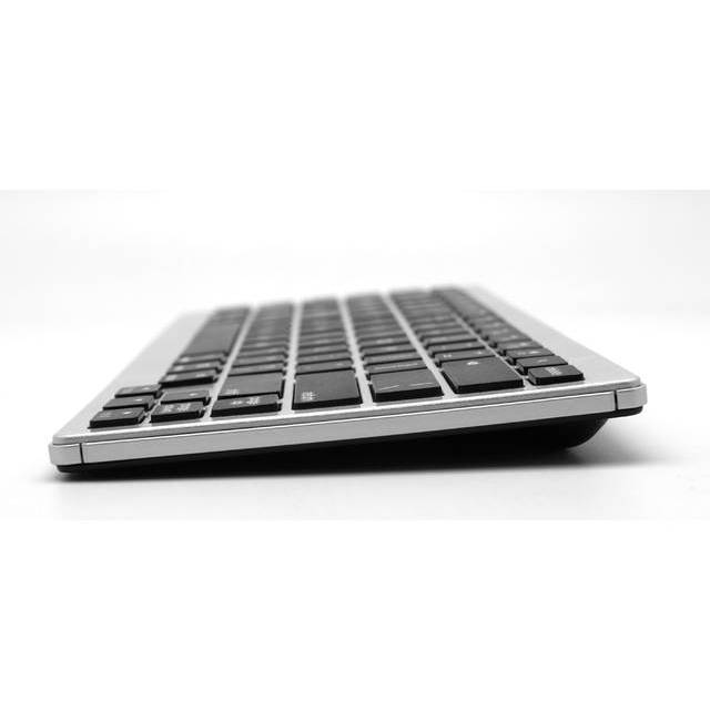 Bornd B33 Wireless Bluetooth 3.0 Keyboard for PC/ipad 1,2,3, Mini/Tablet/Smart Phone (Silver) | B33 SILVER